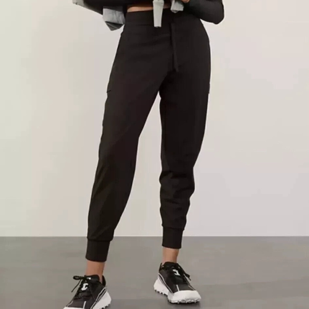 NWT Athleta Ranier CARGO Jogger BLACK Small FREE SHIP!